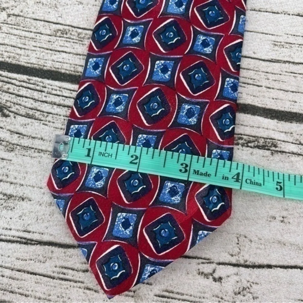 Vintage Editions by Van Heusen Mens silk Tie art